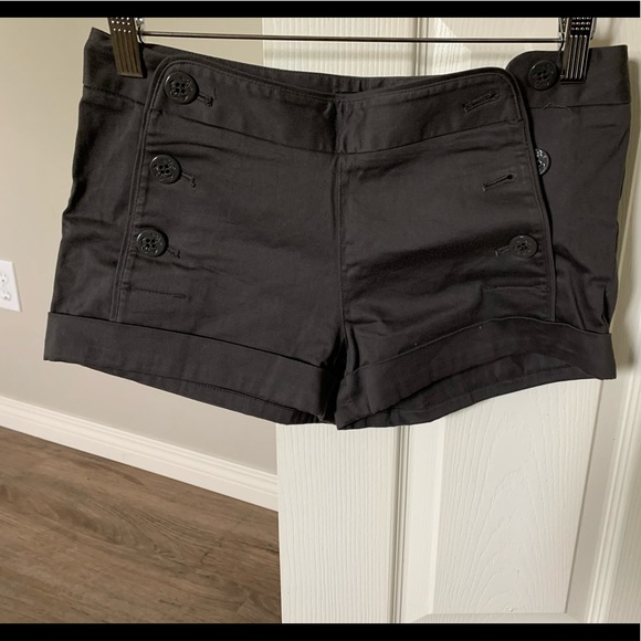 Aritzia Talula Highwaisted shorts - Picture 2 of 2